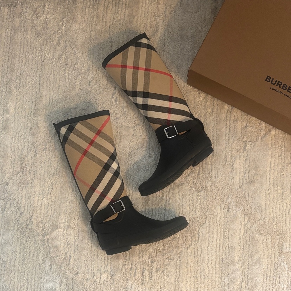 Burberry Women's Black and Tan Checkered Boots